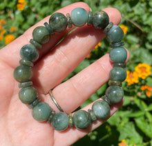 Load image into Gallery viewer, Jadeite (Jade) Bracelet
