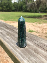 Load image into Gallery viewer, Moss Agate Point
