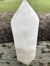 Load image into Gallery viewer, Quartz Crystal Tower
