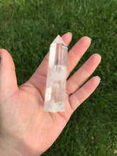 Load image into Gallery viewer, Clear Quartz Point
