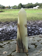 Load image into Gallery viewer, Onyx Calcite Tower
