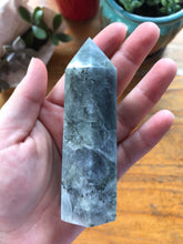 Load image into Gallery viewer, Labradorite Point
