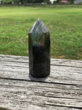 Load image into Gallery viewer, Labradorite Point
