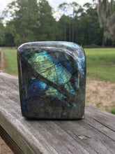 Load image into Gallery viewer, Blue/Green Flash Labradorite
