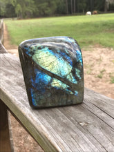 Load image into Gallery viewer, Blue/Green Flash Labradorite
